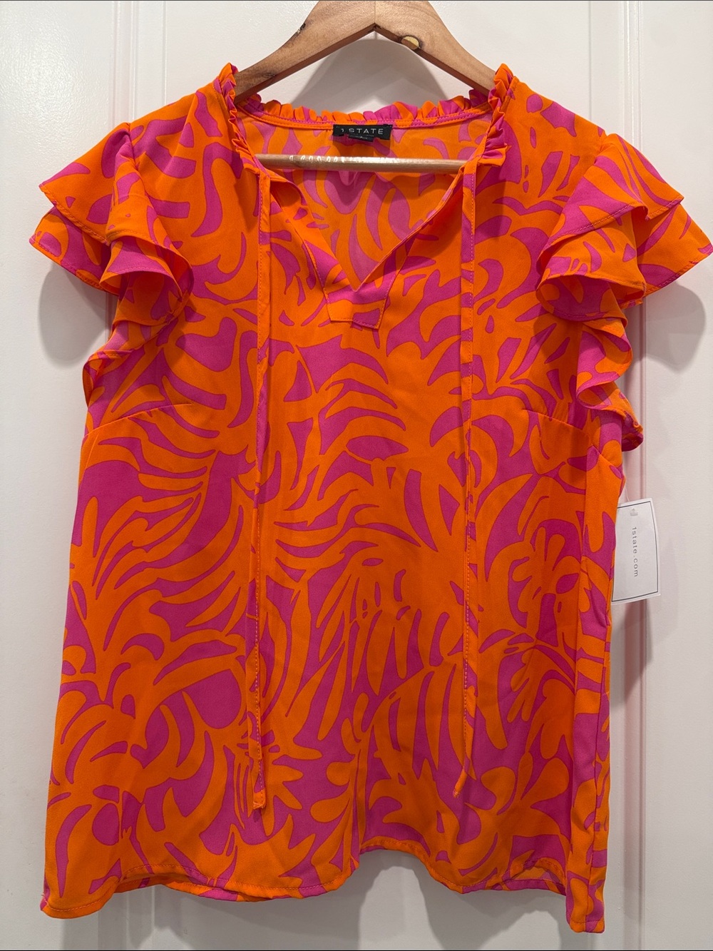 1STATE Orange & Pink Tropical Flutter Sleeve Blouse